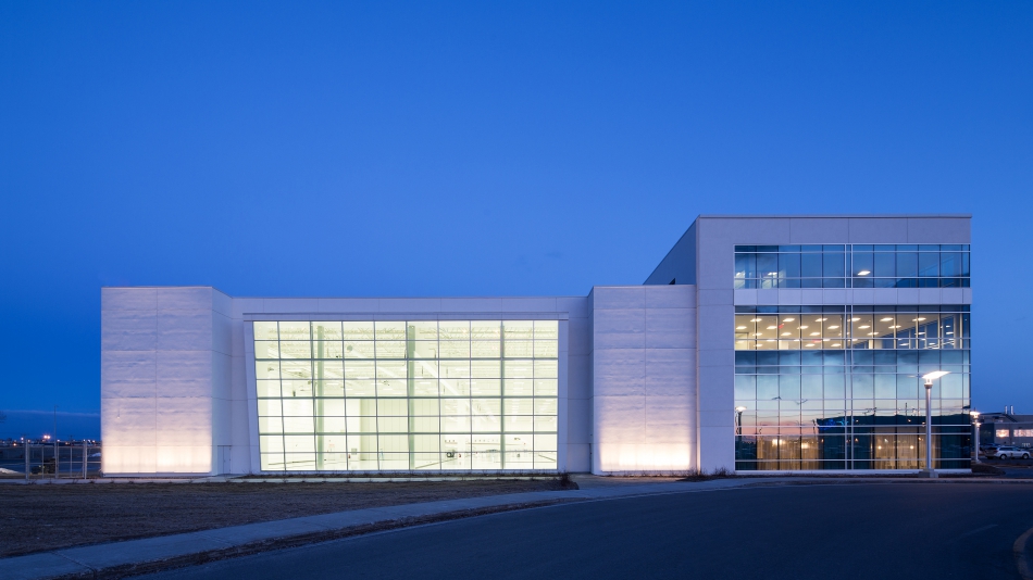 YUL Bombardier Centre de finition Global
